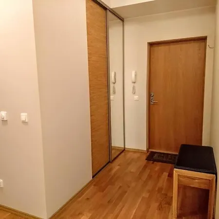 Apartment Stylish In Center With Parking *